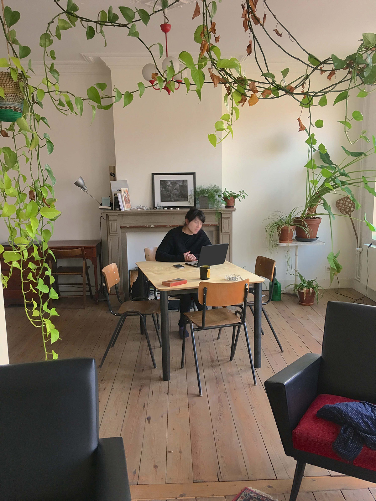 photo de la table installée dans le salon