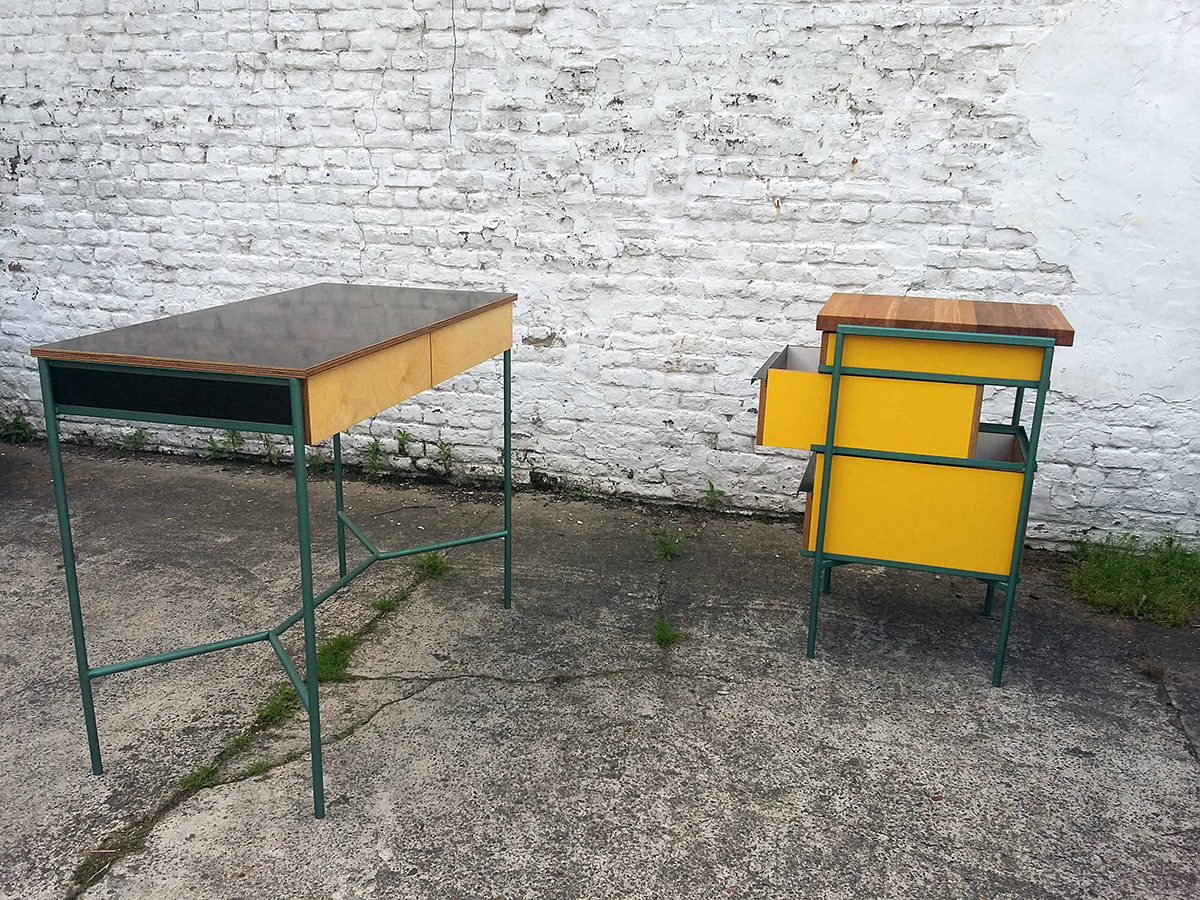 photo des deux tables face à face
