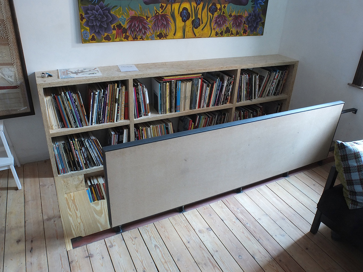 photo du départ de l'escalier dans la chambre